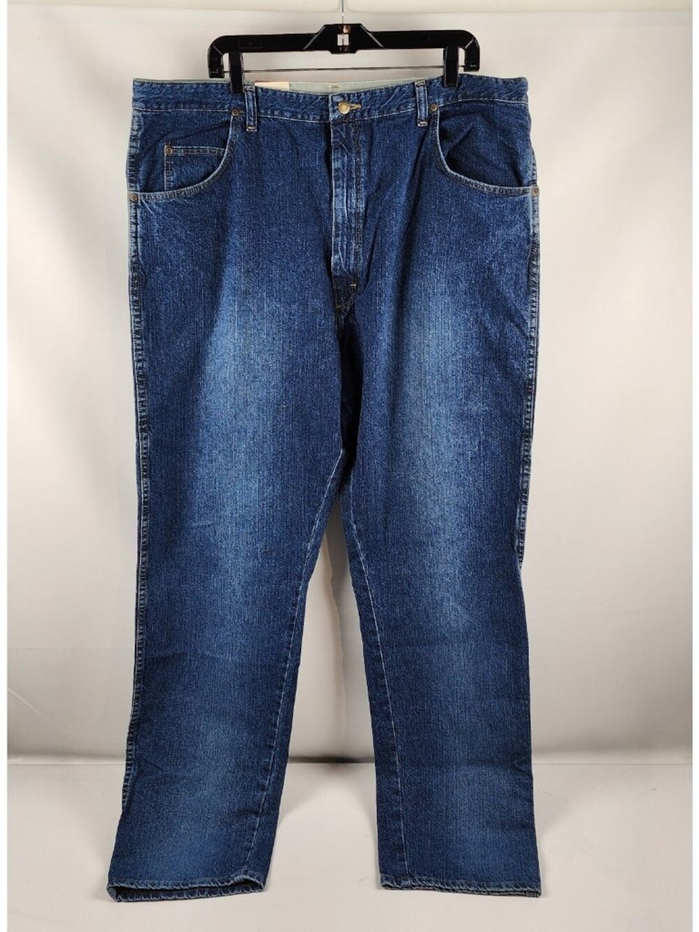 Wrangler Jeans Mens 42x34 Rugged Wear Relaxed Fit Blue Denim NWT